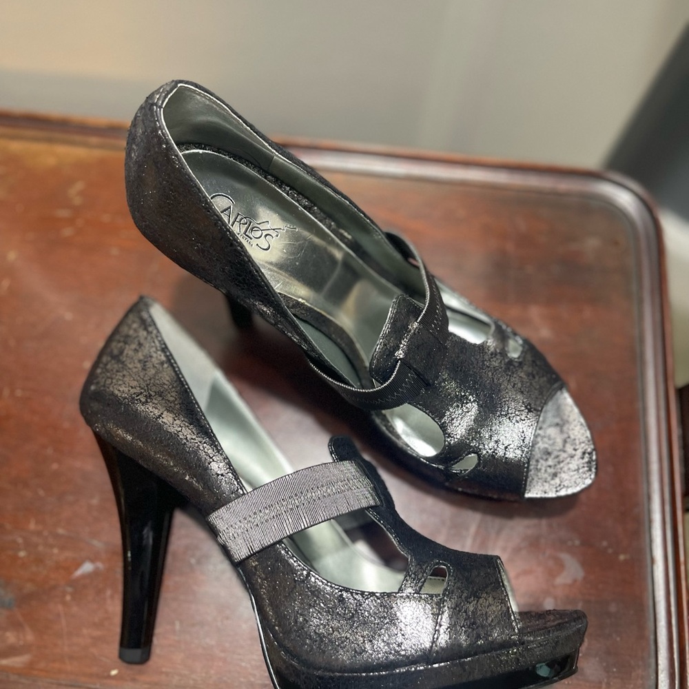Carlos Santana Black and Gray Heels with Platform